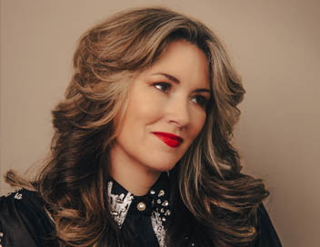 Sweet Dreams: Mandy Barnett Sings Patsy Cline